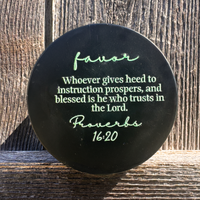 Favor Clean Laundry 8oz Wood Wick Candle
